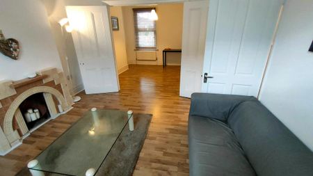 3 bedroom terraced house to rent - Photo 2