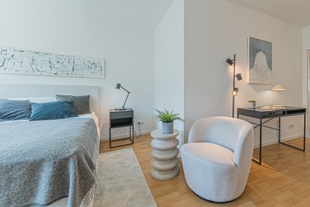 City-Residence: Schickes, neu möbliertes Apartment in bester Westendlage mit Lift - Photo 2