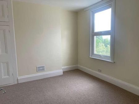 Canterbury Street, Gillingham, ME7 - Photo 2