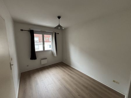 APPARTEMENT T2 AVEC BALCON QUARTIER ST LEU + PARKING - Photo 4