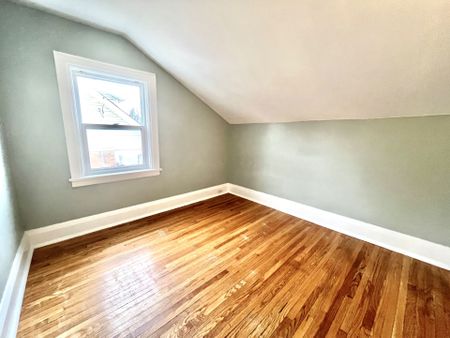 For Lease - 164 Centre Street, Oshawa, Ontario - Photo 2