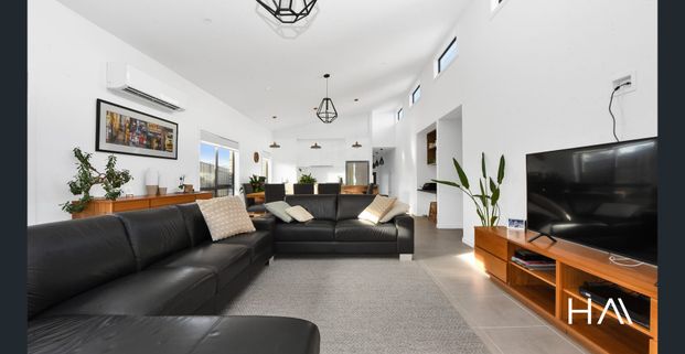 Executive Living at Its Finest - Photo 1