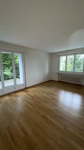 Jewelry piece is looking for a resident - Photo 2