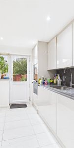 Cranbrook Drive, Berkshire Cranbrook Drive, Berkshire - Photo 4