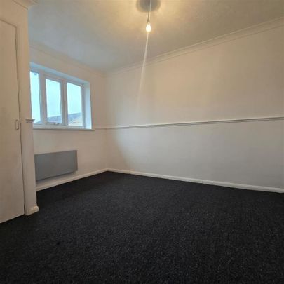 1 bedroom coach house to rent - Photo 1