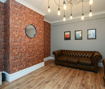 5 Bed Semi-Detached House, City Road, NG7 - Photo 1