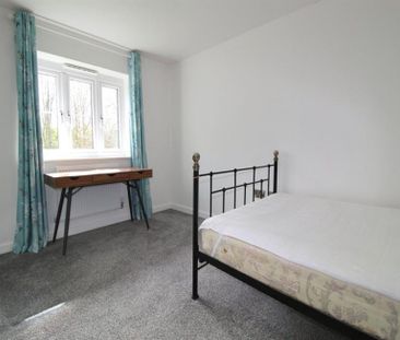 3 Bedroom Semi Detached To Let - Photo 2