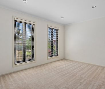 Easy Living in the Heart of Flora Hill - Photo 1