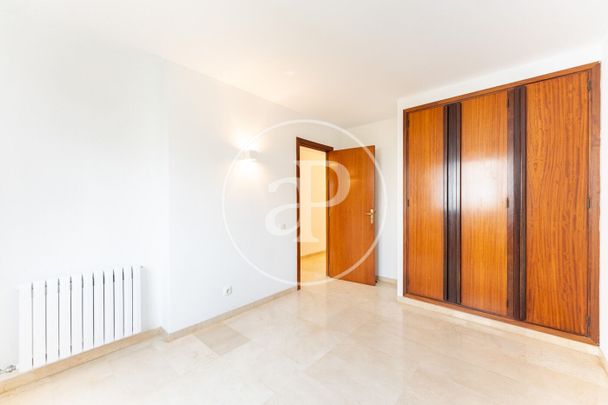 Penthouse for Rent in La Bonanova - Photo 1