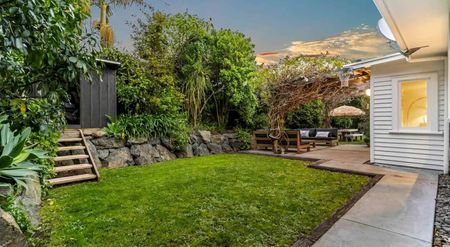 Large Family Home In Manly - Photo 5