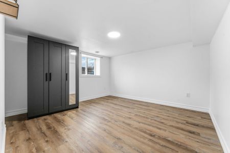 For Lease - 2160 Queensgrove Road Unit# B, McKellar Heights - Glabar Park and Area, Ontario - Photo 3