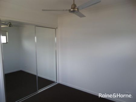 2/25 Wilcox St, Eimeo, QLD 4740 - Photo 4