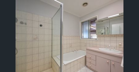 Spacious and Cosy - Photo 3