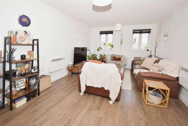 Schoolgate Drive, Morden, SM4 - Photo 1