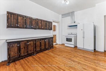 For Lease - 32 Arthur Street, Brant, Ontario - Photo 2