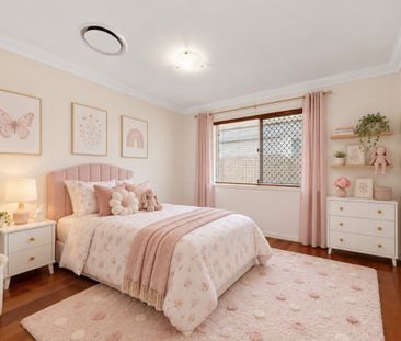 Spacious Family Living with Room for Everyone! - Photo 6