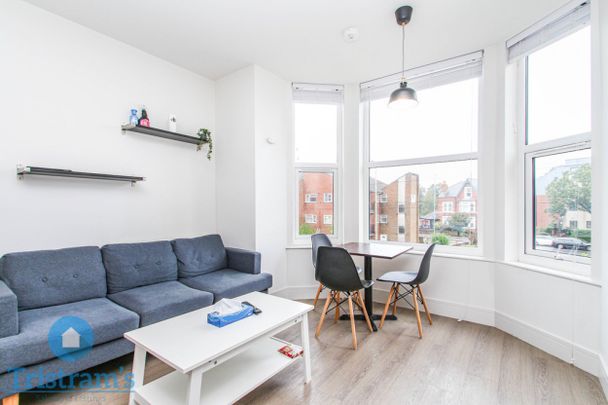 3 bed Apartment for Rent - Photo 1