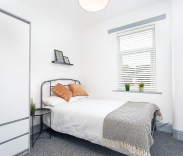 4 bedroom terraced house to rent - Photo 5