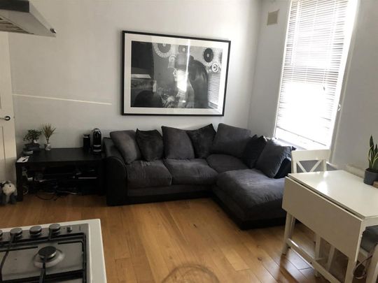 2 Bed Flat, Haydons Road, SW19 - Photo 1