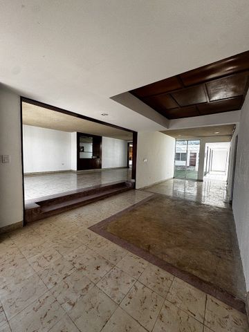 Casa en renta para oficina o uso habitacional - Photo 2