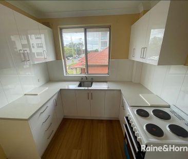 Charming Two-Bedroom Unit in Coniston - Photo 3