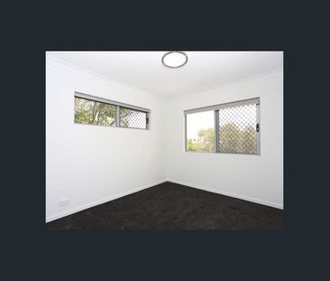 Contemporary Apartment - Secure Access - Photo 6