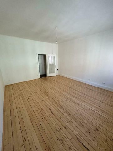 Frisch saniert im Herzen der Stadt: Wohnung mit Innenhofbalkon sucht neue Bewohner*innen! | 2. Stock ohne Lift - Foto 3