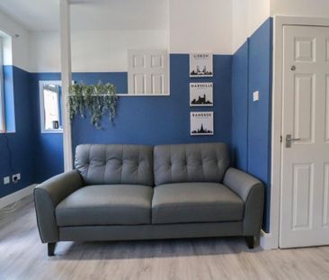 3 bedroom terraced house to rent - Photo 4