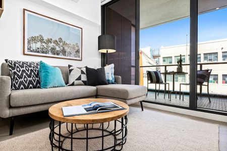 Sleek & Modern Apartment With Great Facilities - Photo 2