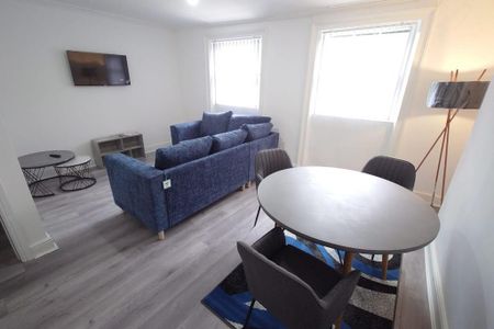 3 bedroom flat to rent - Photo 5