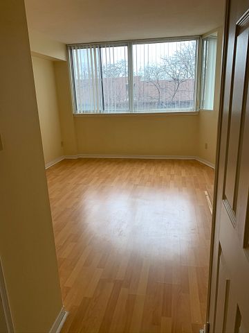 Condo for rent - Photo 5