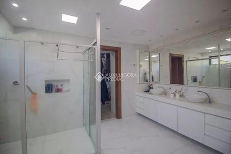 Casa em Condomínio com 4 quartos e 343m² para alugar em Petrópolis, Porto Alegre. - Foto 5