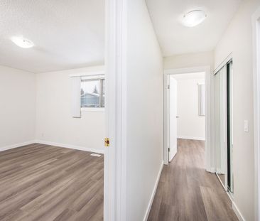 2200 Woodview Dr. SW, Calgary - Photo 3