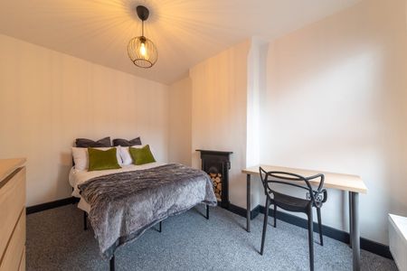 5 Bed Semi-Detached House, West Bridgford, NG2 - Photo 4