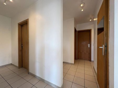 Bel appartement 2 chambres avec garage - Photo 2
