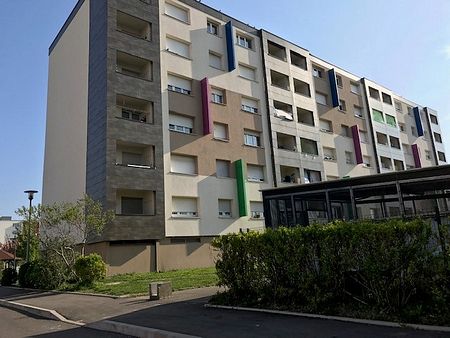 BEAU T4 AVEC ASCENSEUR ET BALCON WITTELSHEIM QUARTIER THUR - Photo 4