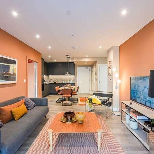 Cherry Park Lane, Stratford, E20 - Photo 1