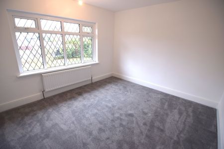 To Let 3 Bed Detached Bungalow - Photo 3