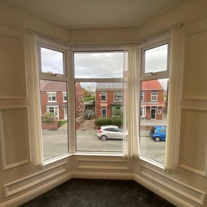 3 bed flat to rent in Ashley Road, South Shields - Photo 2