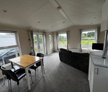 2 bedroom park home to rent - Photo 2