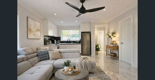 Modern & Spacious 2-Bedroom Granny Flat with Private Backyard - Photo 1