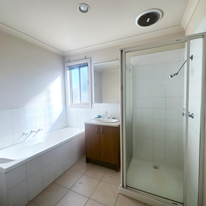 Charming Townhouse in the Heart of Hoppers Crossing - Photo 3