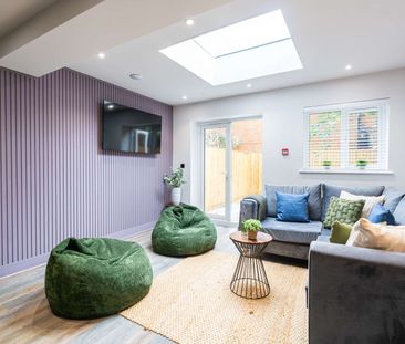 Luxury 6-bedroom, en-suite bathroom Student House! Room 6 - Photo 3