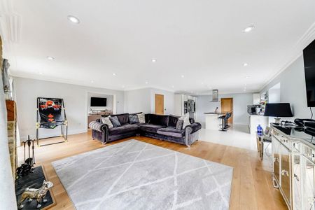 4 bedroom property to rent - Photo 2