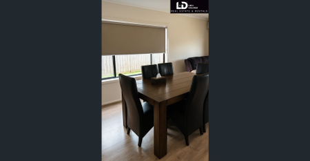 Exceptional Family Home in Prime Charlemont Location - Photo 4