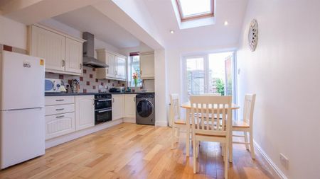 2 bedroom terraced house to rent - Photo 3