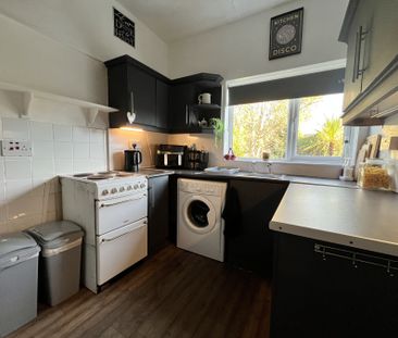 The Newlands, Cottingham Road - Photo 2