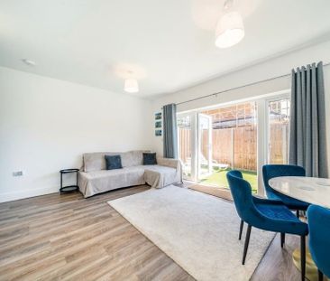 1 Bed Bungalow, Bardney Road, SM4 - Photo 2