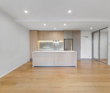 Luxury Apartment - Unbeatable Location - Photo 2