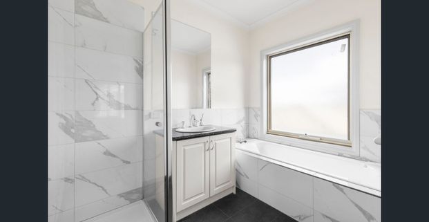 Modern Family Living in the Heart of Hoppers Crossing - Photo 1